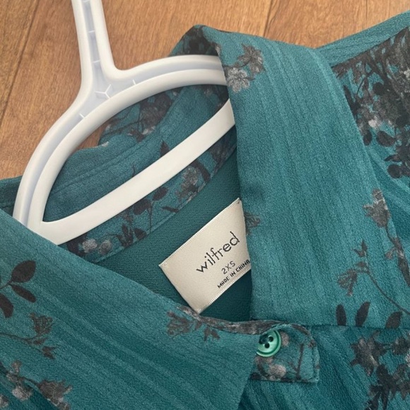 Aritzia Josephine Blouse - Picture 2 of 4